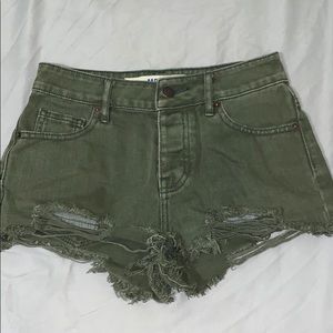 BRANDY MELVILLE: army green distressed shorts
